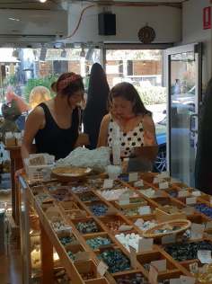 41723192_331109700798319_5078774646854123520_n